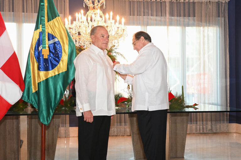 Condecoracion de la Orden de Rio Branco