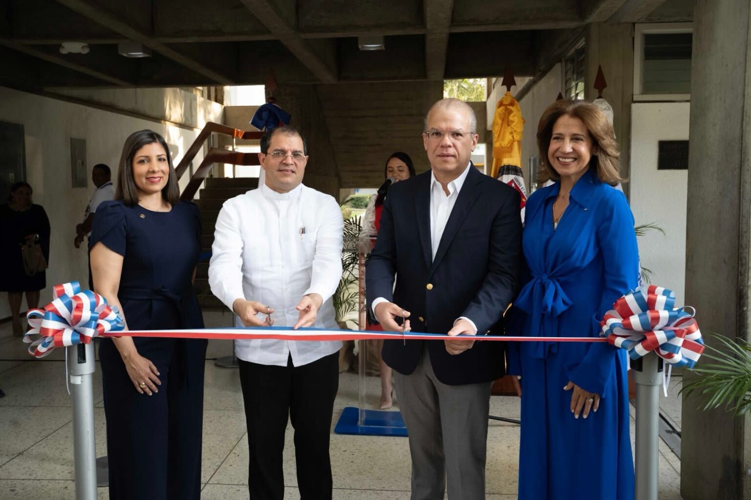 1 Belmarys Rodriguez el rector Secilio Espinal Maximo Cruz Ayala y Mercedes Carmen Capellan